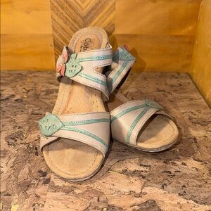 Cobb Hill by New Balance Women's Sandals - Cream and Green